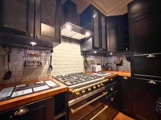 Holland Park Classic High Ceilings Luxury 2 Bed - 1