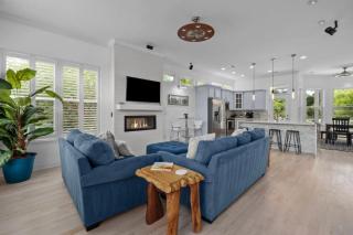 Modern, spacious private Home, Heated Pool & Hot Tub and Elevator Prime location - 1