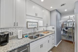 Great escape year-round. Golf mecca. Steps to Beach. with Pools and Hot Tub. - 4