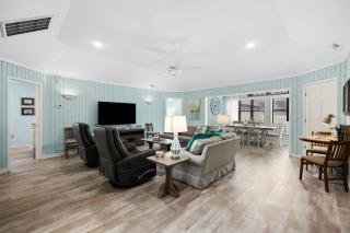 Golf, Tournament, Retreat Spot next to Beach Pools. Room to gather in and out - 0