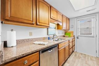 Golf, Tournament, Retreat Spot next to Beach Pools. Room to gather in and out - 3