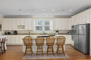 Sleeps 20 Retreat and Reunion Spot, Pool Heater, Balconies, Elevator and Ocean Views - 4