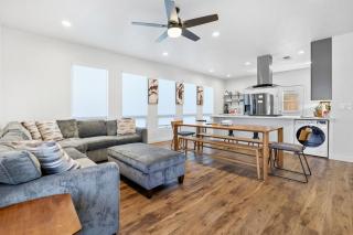 3BR 2BA Retreat with Pool 1 Mile to Downtown - 9