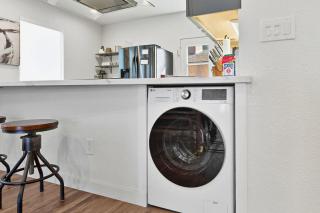 3BR 2BA Retreat with Pool 1 Mile to Downtown - 5