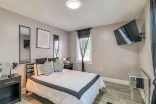 Large 4 bedroom Near Downtown Spacious - 2