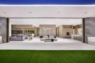 Ultra-Luxurious BH Estate with Pool, Theatre, Views - 5