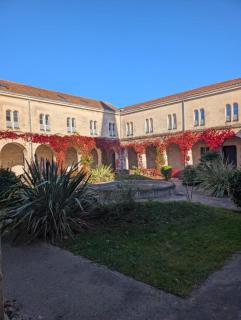Le Cocon Carmel by CozyLife - 3