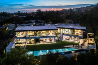 Luxurious 5BR Villa in BH with Pool, Theater, and Views - 5