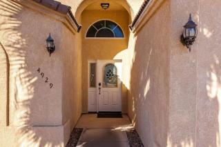 Huge 4BR 2BA Home - Pool Table, & 6 person Hot Tub - 7