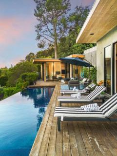 Beverly Glen Luxe Villa with 5BR, Pool Deck and Views - 4