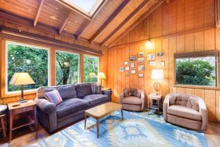 Downtown pet friendly wood cabin - 2