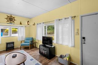 Beautiful Decorated Cozy Retreat - 6