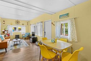 Beautiful Decorated Cozy Retreat - 2