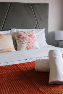 Elegant 4BR Residence Friendly Haven in Calamvale - 4