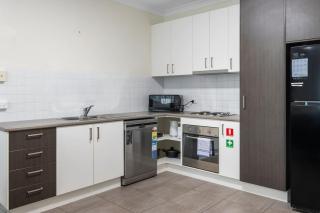 Charming 2BR Home in Serene Mount Warren Park - 2