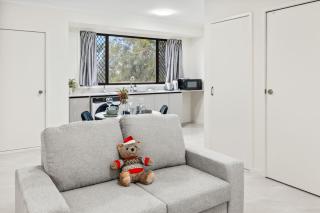 Cozy Little Charm Unit in Eight Miles Plain - 9