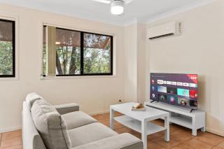 Stylish 2BR Getaway Shops and Cafes in Broadbeach - 0