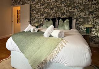 The Linden Lodge, near Cathedral, free parking - 5