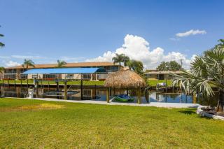 Salty Fins Villa - 5