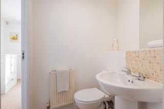 Spacious 2BR I 2BA I Sleeps 4 I Near Science Park - 7