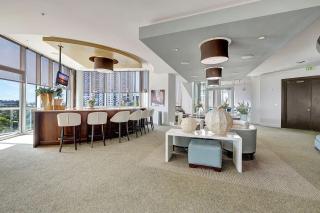 Luxury Three-Bedroom Waterfront Apartment with Marina Views - 8