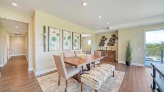 Contemporary Three-Bedroom Smart Home Apartment with Elevator - 4