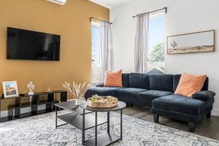 Spacious 4BR, 4.5BA Private Retreat Near LAX and DTLA - 3