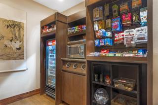 Best Western Plus Plaza by the Green - 2