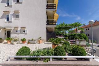 One-Bedroom Apartment in Crikvenica 7 - 8