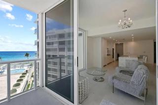 Chic Three-Bedroom Oceanfront Apartment with Stunning Views - 4