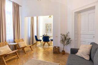 Stylish City House with Yard 4 pers - 2