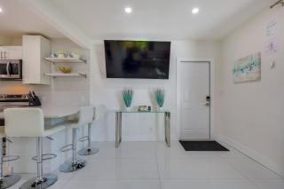 Couples Retreat 1 Mi to Fort Lauderdale Riverwalk - 3