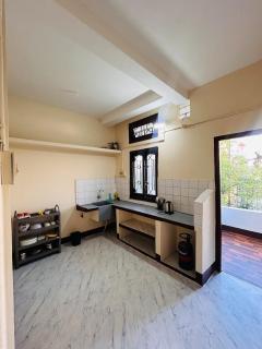 Varna's Cosy Stay - Guwahati - 3