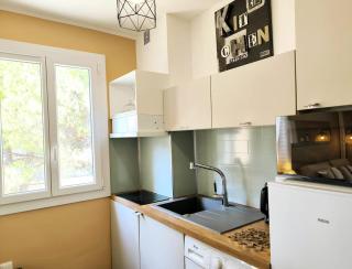 Studio rénové, clim, wifi, parking proche plage - 3