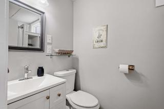 Spacious Open-Concept Studio Short-Midterm Stays - 4