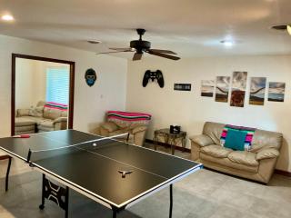 Spacious Arcade Table Tennis Game Room Cowboy Pool Near Tx Motor Speedwayby Vacation Your Way - 6