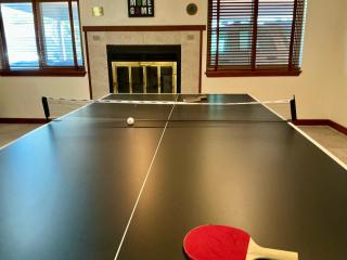 Spacious Arcade Table Tennis Game Room Cowboy Pool Near Tx Motor Speedwayby Vacation Your Way - 5
