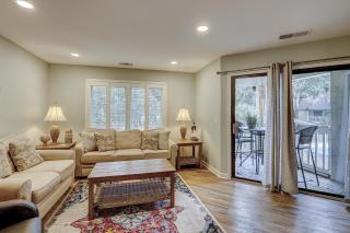 Colonnade Club 176 - 9