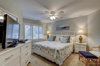 Colonnade Club 176 - 7