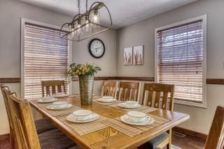 Spacious, 3 Kings, Games ,Hot Tub, Game Room, HOA Pool - 6