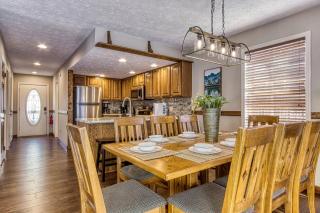 Spacious, 3 Kings, Games ,Hot Tub, Game Room, HOA Pool - 2