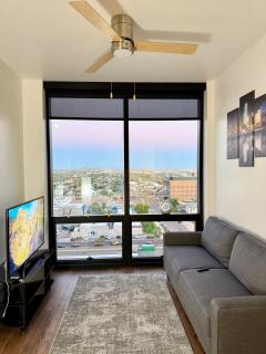 2bd 2bth Highrise in the heart of Roosevelt District! - 0