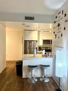 2bd 2bth Highrise in the heart of Roosevelt District! - 5