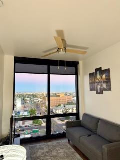 2bd 2bth Highrise in the heart of Roosevelt District! - 3