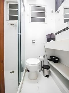 STUDIO - PRAIA de BOTAFOGO - 400m do Metrô Botafogo - Excelente Localização - Bares, Restaurantes e 2 Grandes Shoppings - Portaria 24h - Wi Fi - TV Claro e Steams - 1