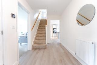 4 bedroom house ideal for contractors & families - 9