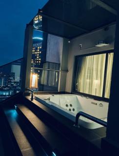 Jacuzzi with Starry Sky Bedroom-7pax - 0