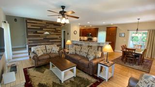 River Rock Cabin - Comfortable, Private Home with King Beds & Mountain Views - 4