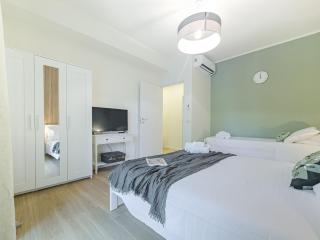 Motor Valley Boutique Apartment - 3 Suites - 7