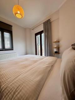 Mountain View Apartments - 4